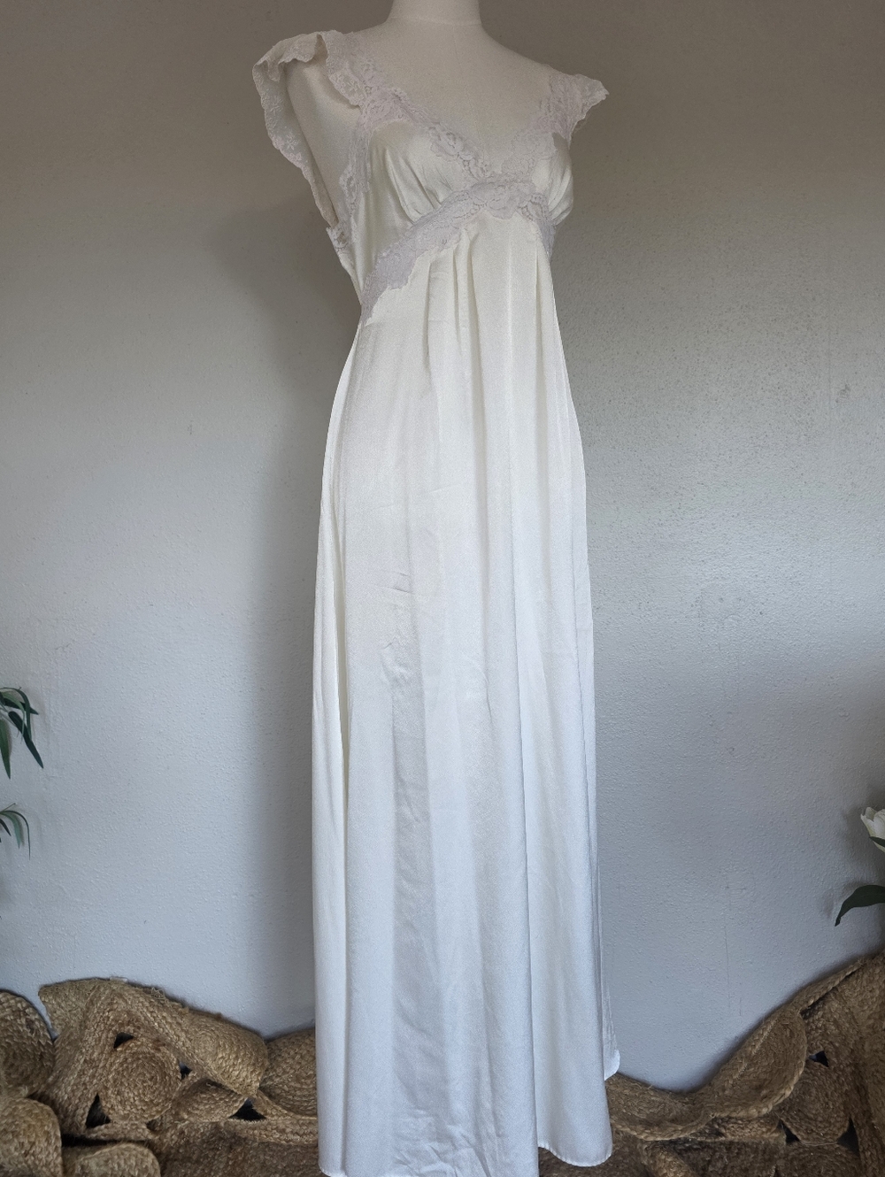 Christian Dior Vintage Ivory Lace  Trim Maxi Nightgown Slip Dress S - Picture 8 of 16